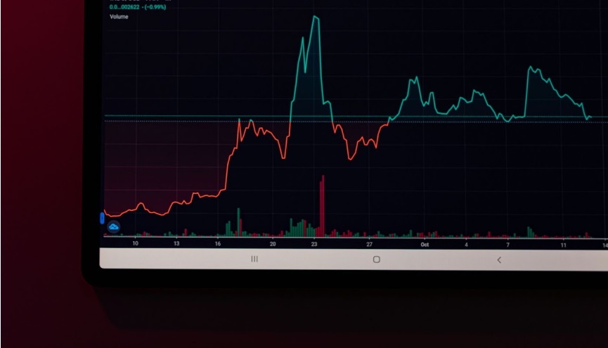 LTC & DOGE Gain Bullish Signals, While CWT’s $0.00998 Entry and 50x Potential Define It as the Best Long-Term Crypto